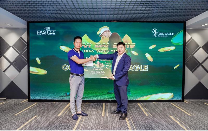 Cú putt 'thần sầu' của golfer nghiệp dư mở màn 'Săn Đại bàng – Trúng vàng từ Fastee'