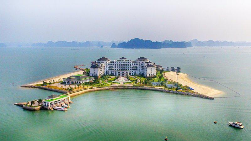 Combo Hạ Long 2N1Đ - Vinpearl Resort & Spa 5* + Xe đưa đón