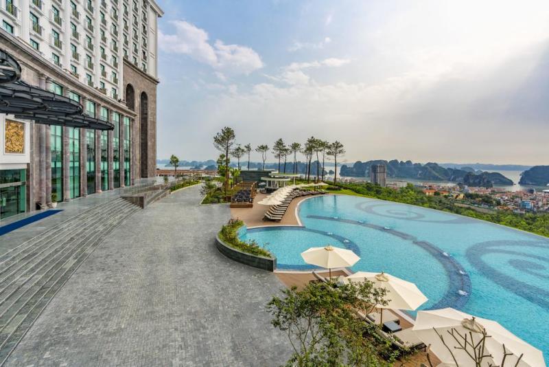 Combo Hạ Long 3N2Đ - FLC Hạ Long Hotel 5* + Xe Limousine