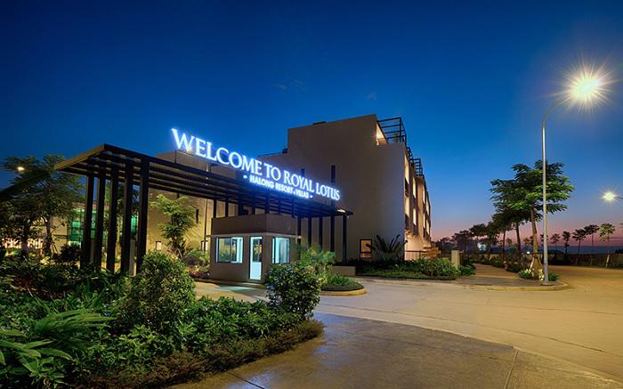 Combo Hạ Long 2N1Đ - Royal Lotus Resort Villas 5* + Xe Limousine